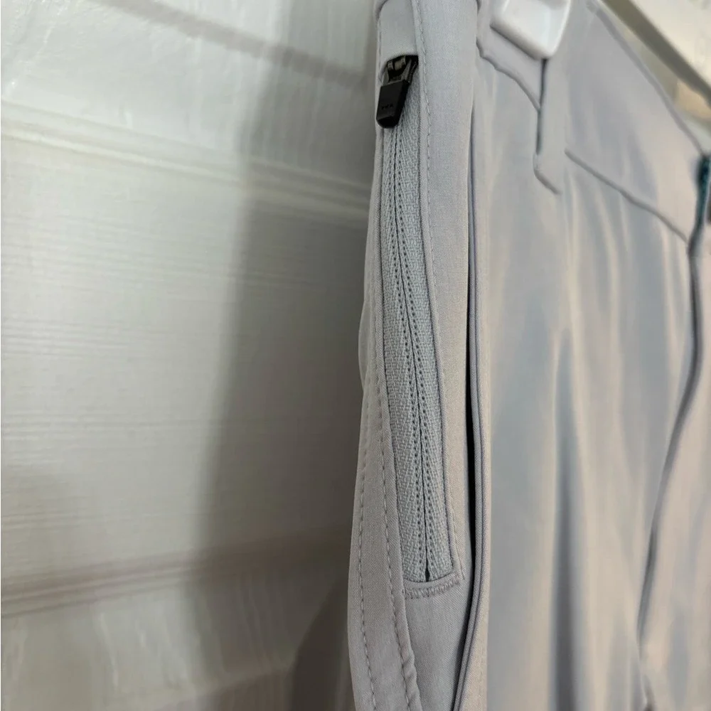 Margaritaville Men's Shorts Size 30 Grey Dawn 4-Way Stretch Quick Dry UPF 30 NWT